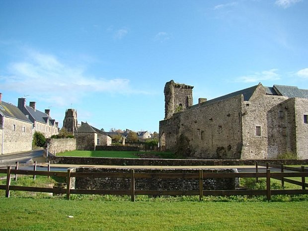 Le château de Regnéville